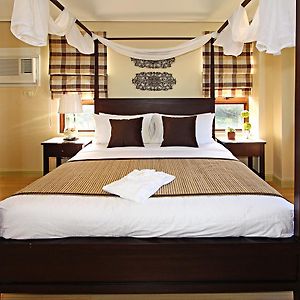 Superior One-Bedroom Room